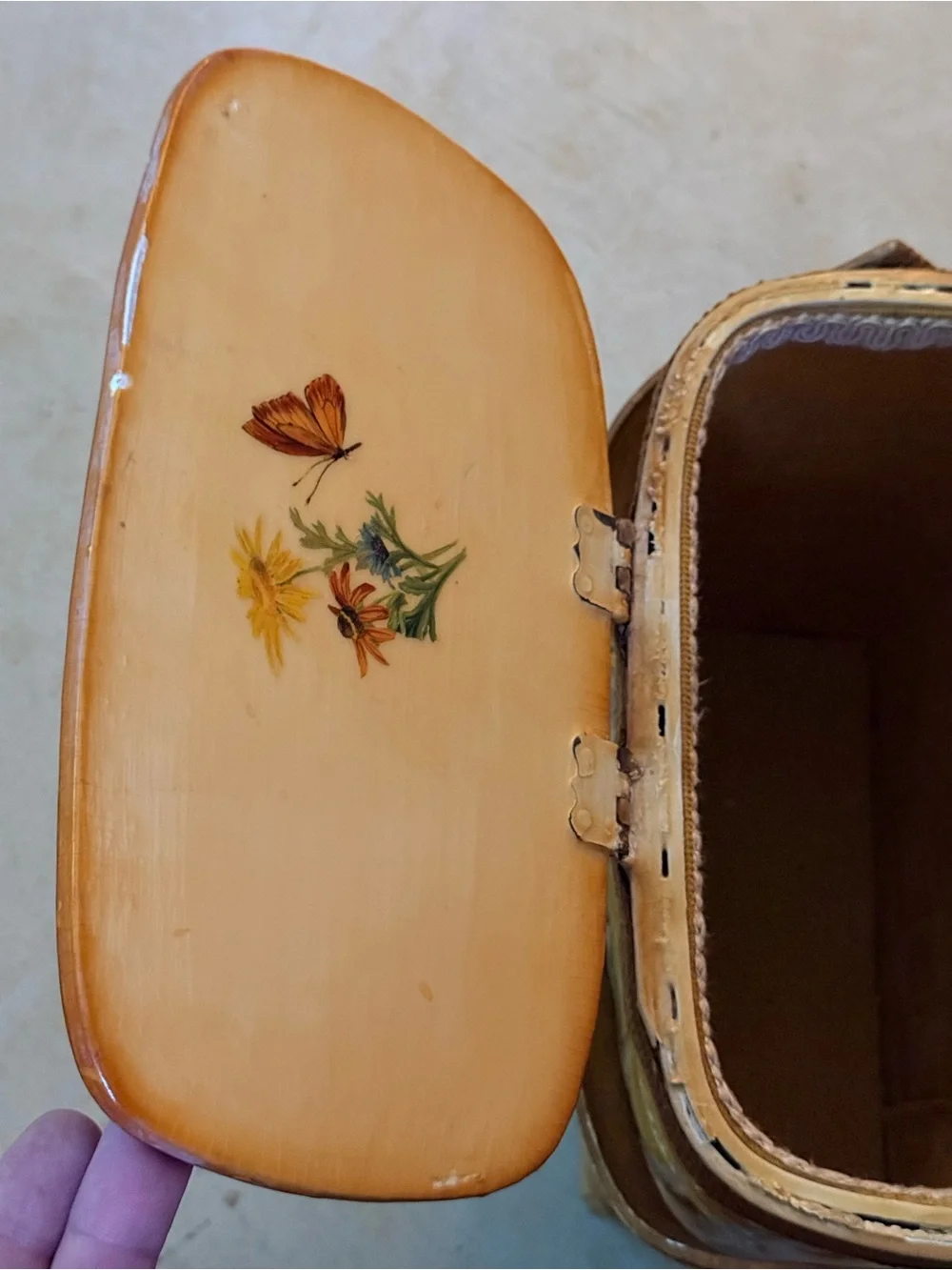 Vintage 70’s Yellow Floral Woven Storage Basket purse with Butterfly Accent lid